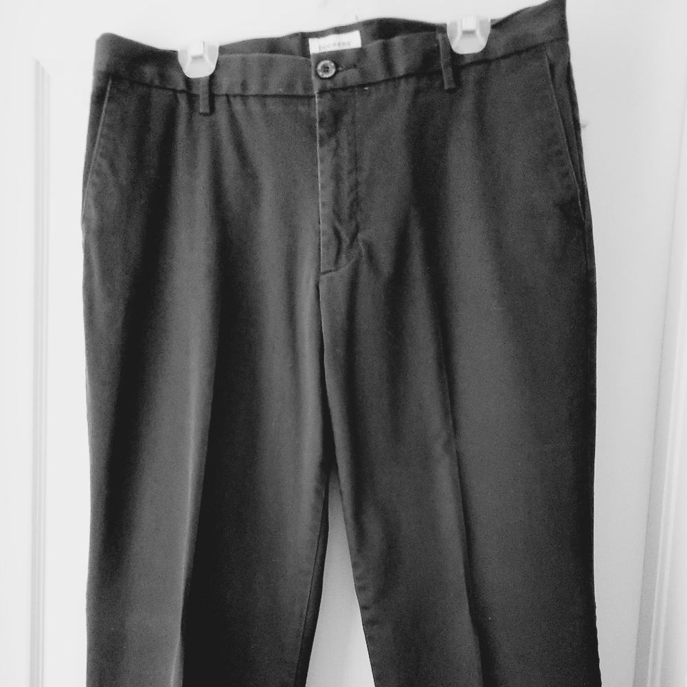 Men's flat front Dockers pants
